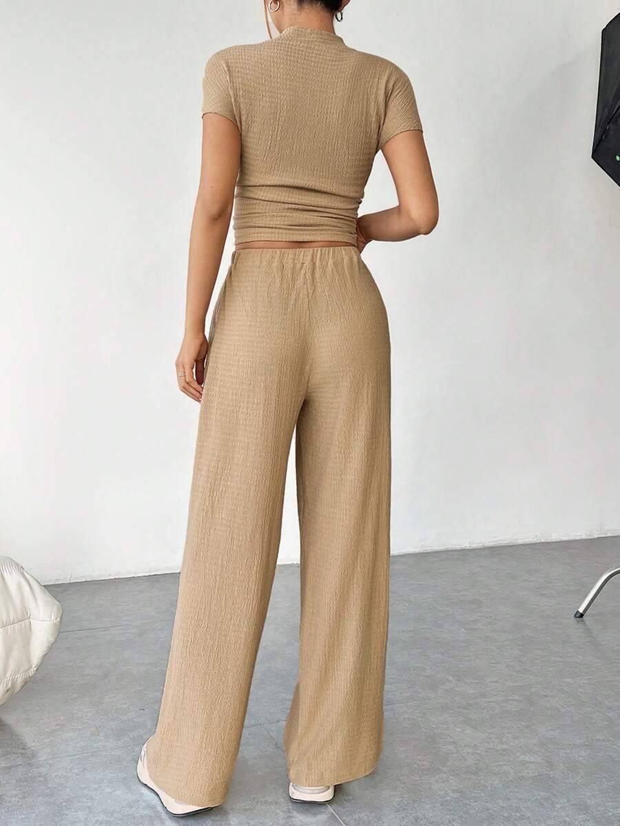 Plain Summer Set – Crop Top and Flowy Pants