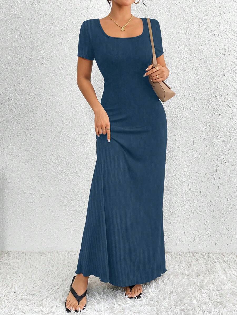 Clasi Relaxiva Elegant Square Neck Dress