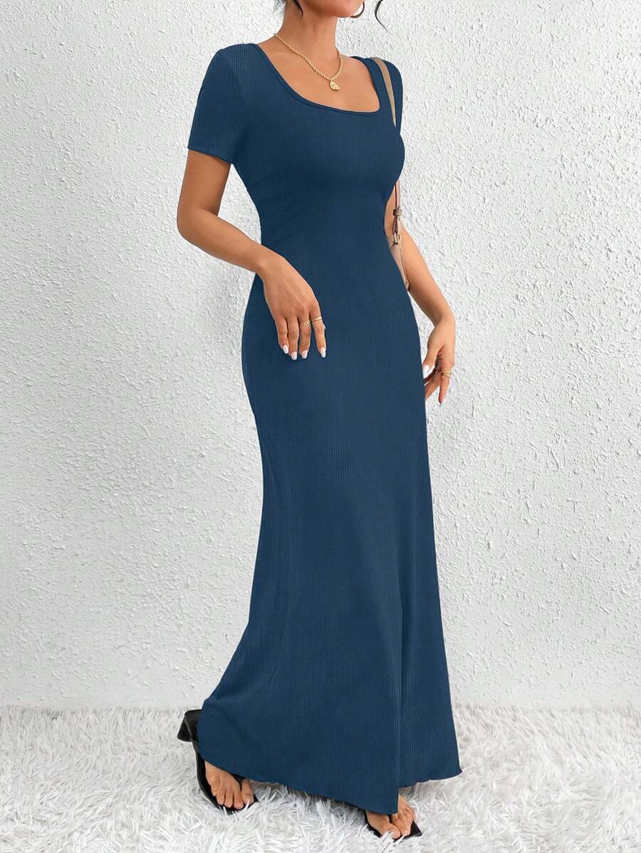 Clasi Relaxiva Elegant Square Neck Dress