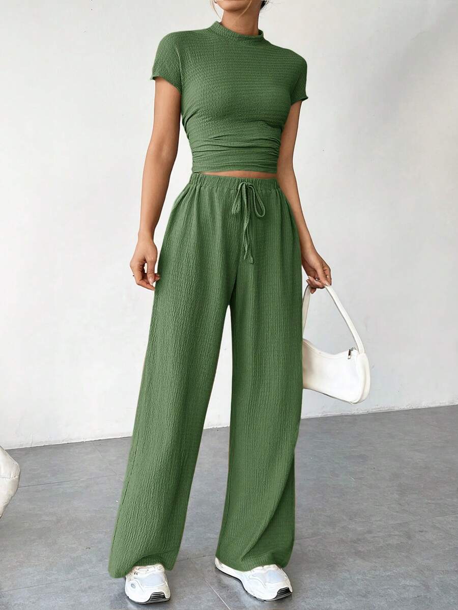 Plain Summer Set – Crop Top and Flowy Pants