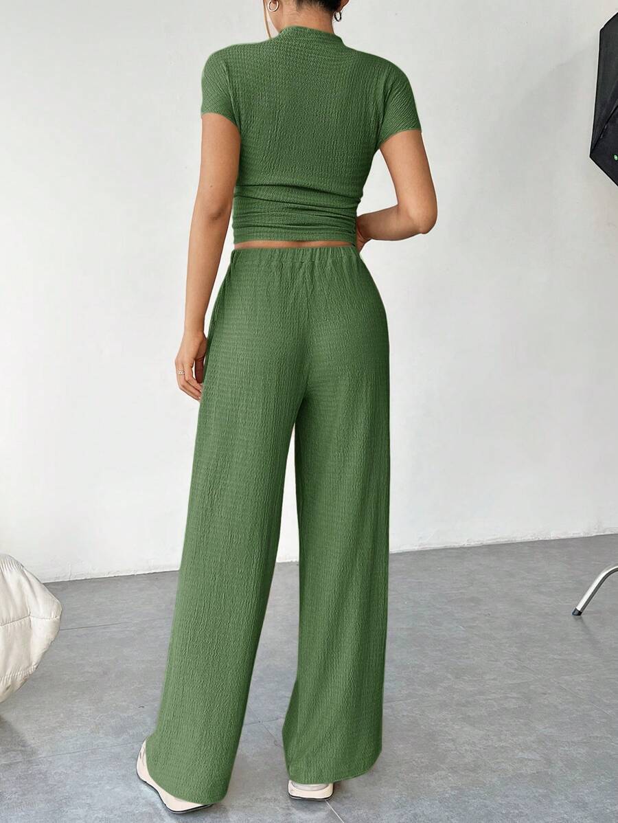 Plain Summer Set – Crop Top and Flowy Pants