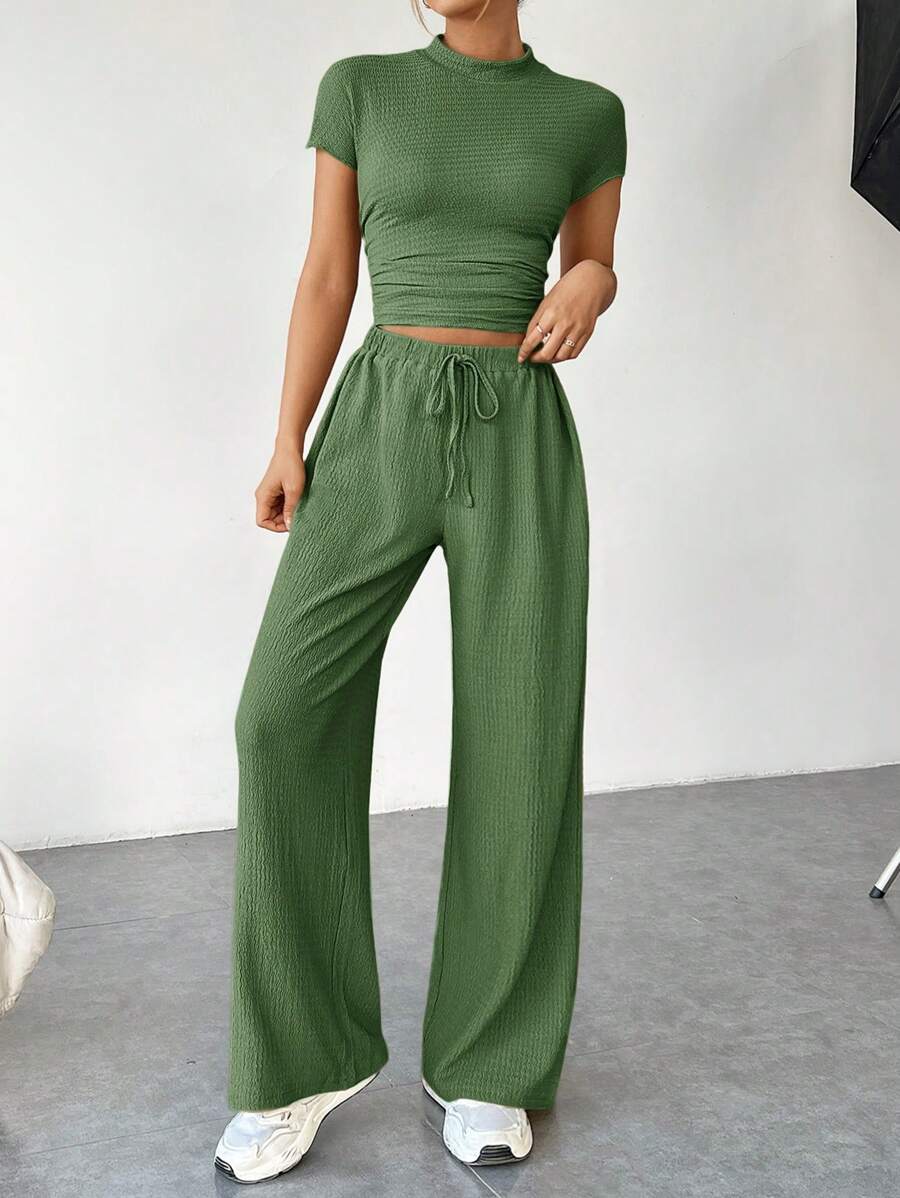 Plain Summer Set – Crop Top and Flowy Pants