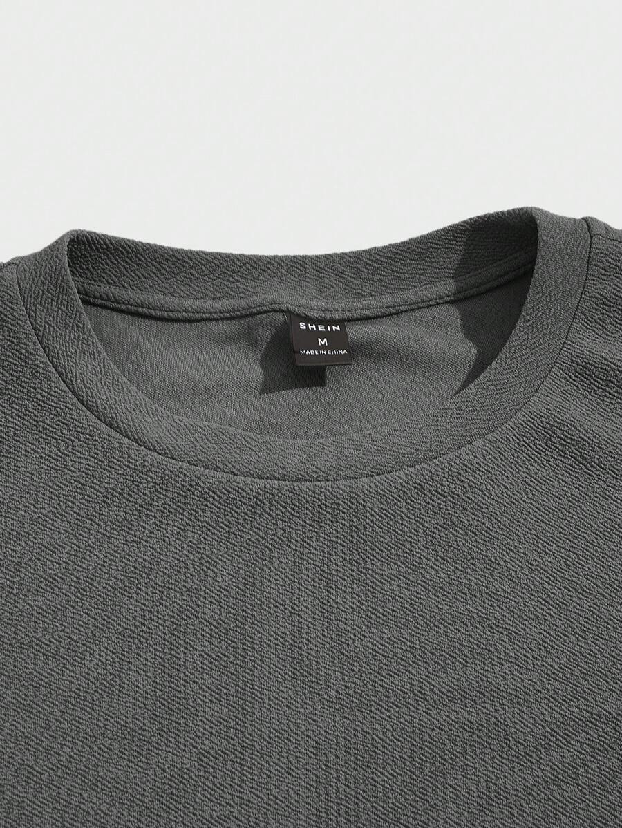 Men's Summer Outfit – Cropped T-shirt & Jogging Suit