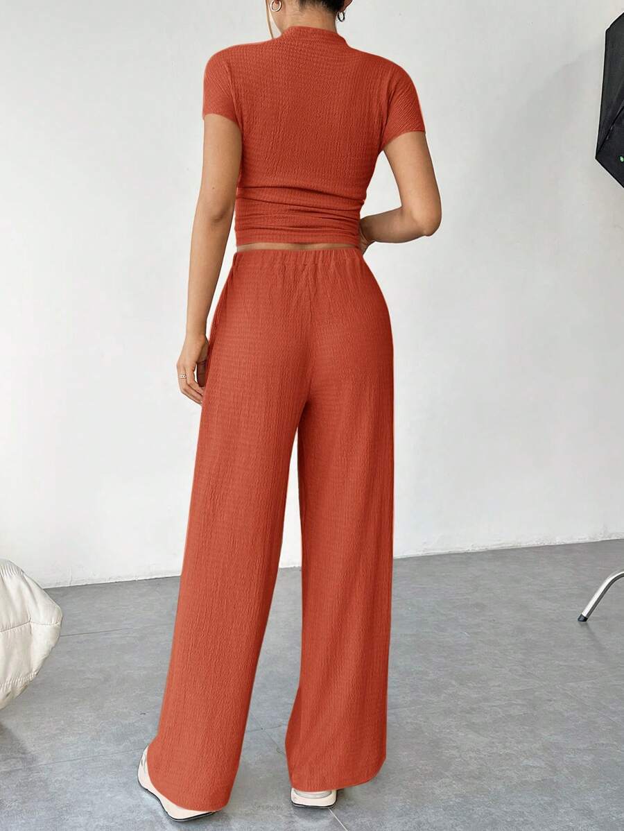 Plain Summer Set – Crop Top and Flowy Pants