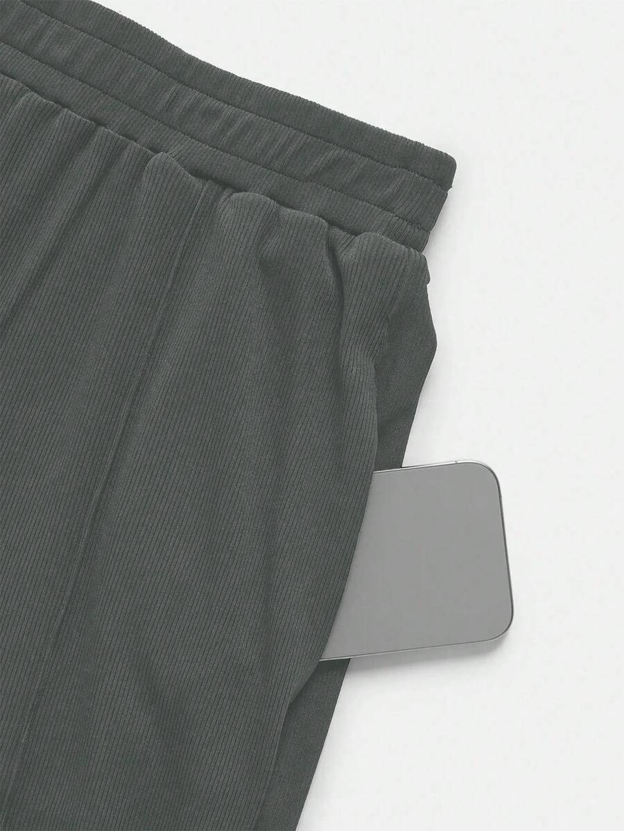 Casual Outfit – Button-Down Tank Top and Pants