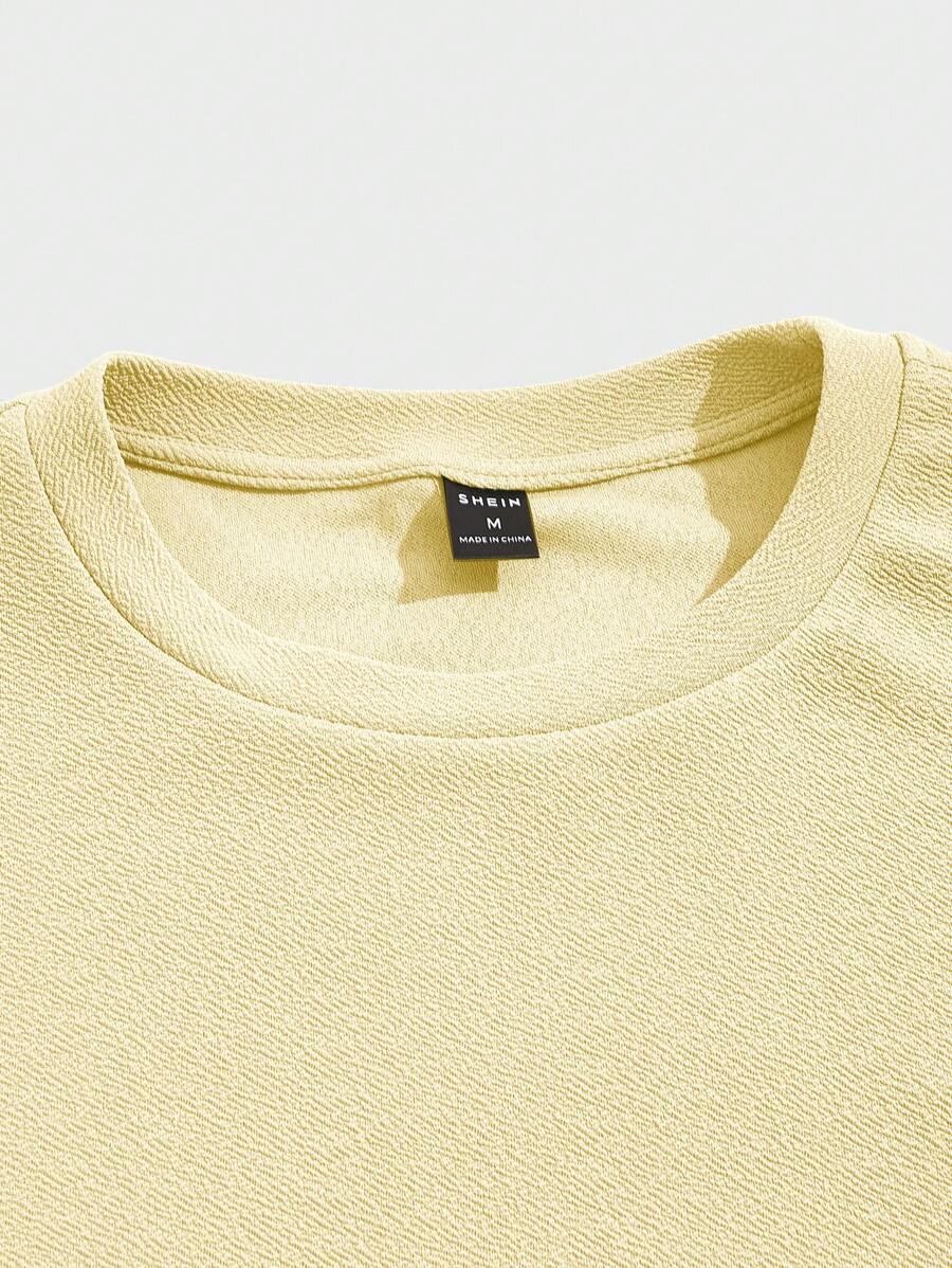 Men's Summer Outfit – Cropped T-shirt & Jogging Suit