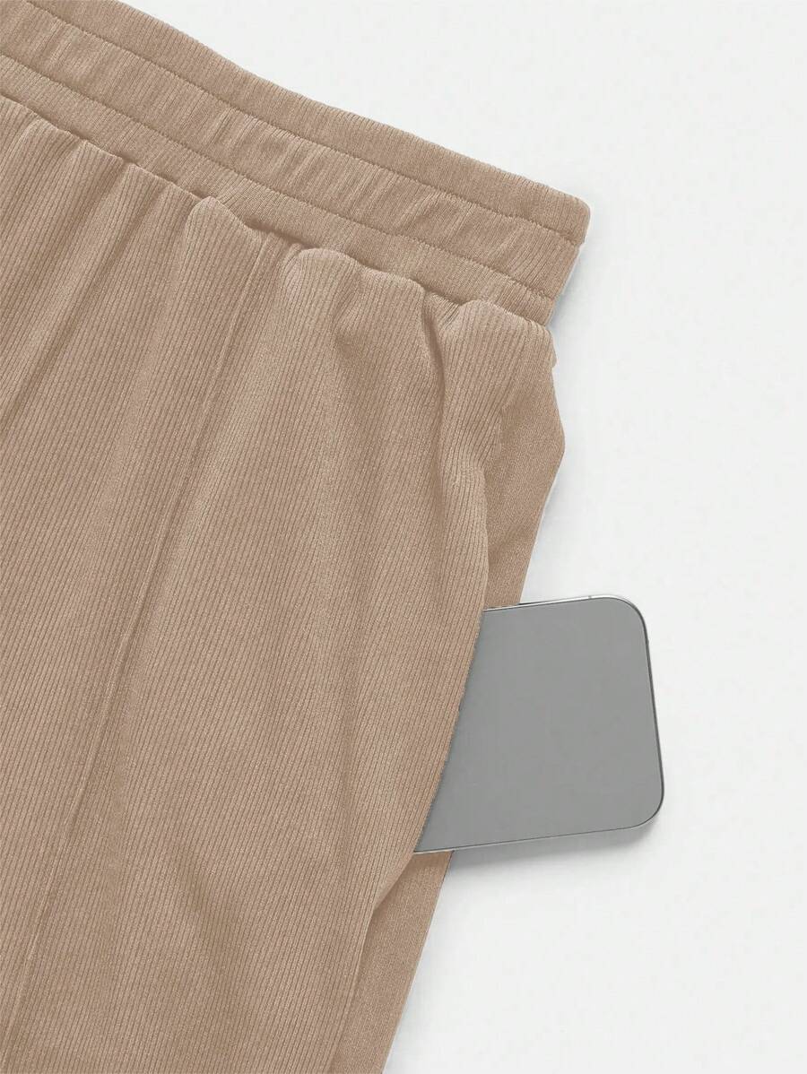 Casual Outfit – Button-Down Tank Top and Pants