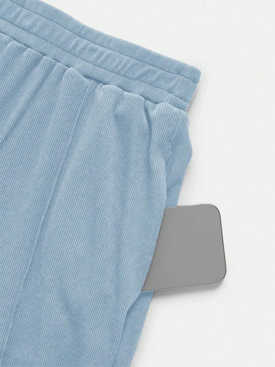 Casual Outfit – Button-Down Tank Top and Pants