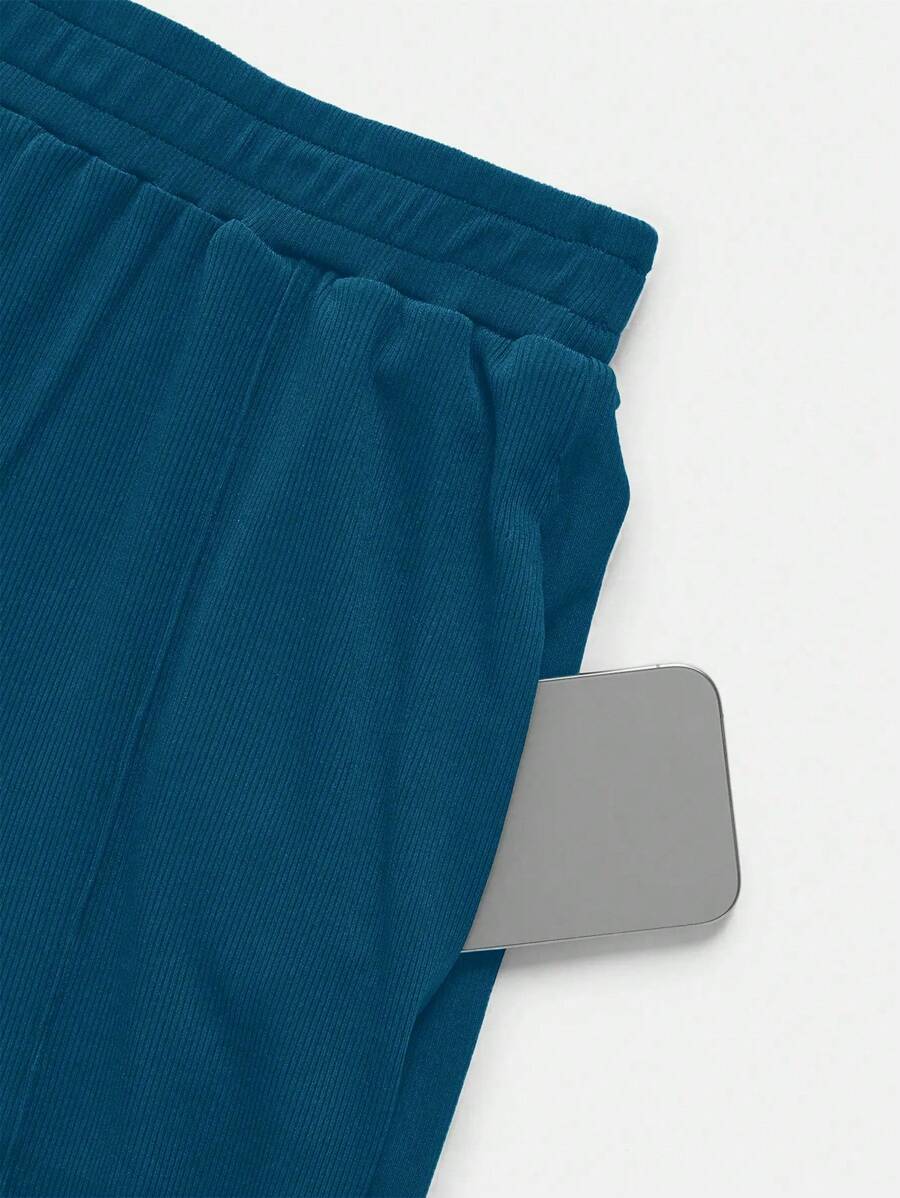 Casual Outfit – Button-Down Tank Top and Pants